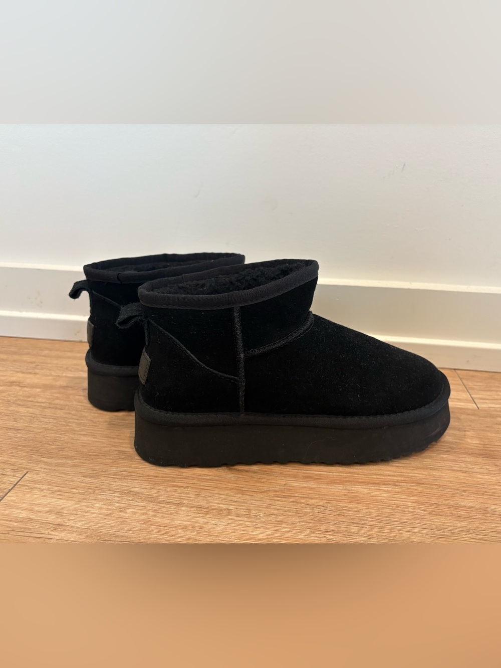 UGG Black Platform Mini Suede Booties Cozy Women’s 9
